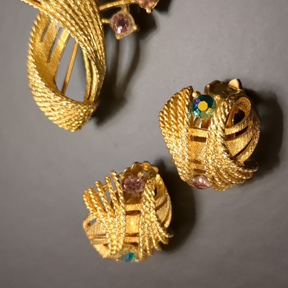 LISNER Vintage Brooch Set - Picture 3 of 5